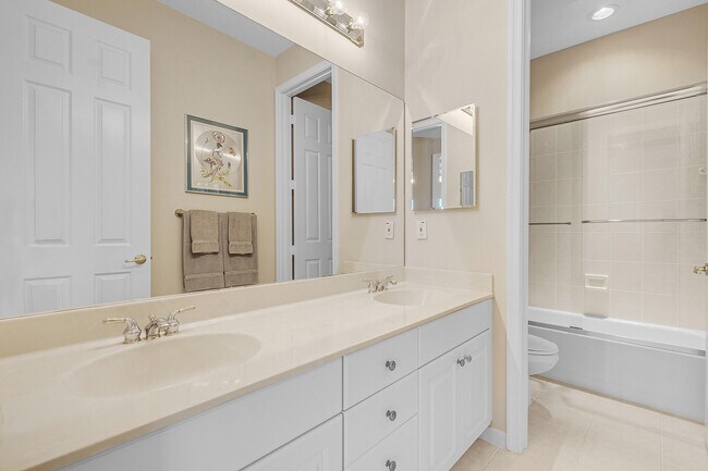 Building Photo - 4600 Mariners Cove Dr