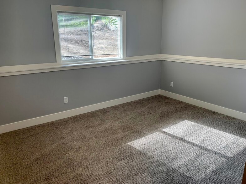 Building Photo - 411 Carpenter Ave NW