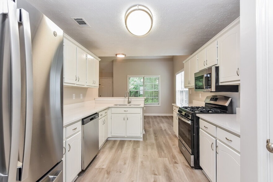 Building Photo - 2925 Winding Grove Dr