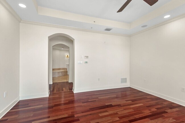 Building Photo - 660 Osceola Ave