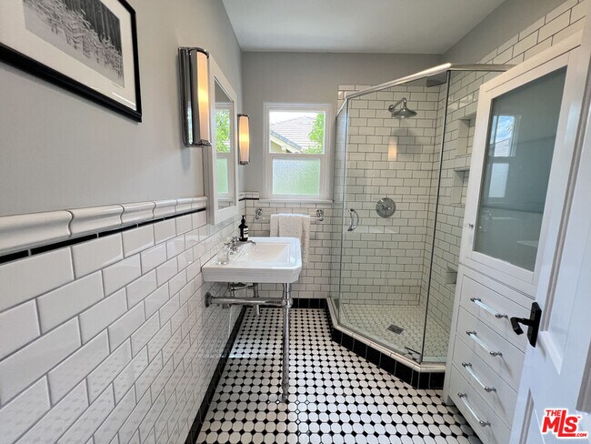 Building Photo - 390 N Baldwin Ave