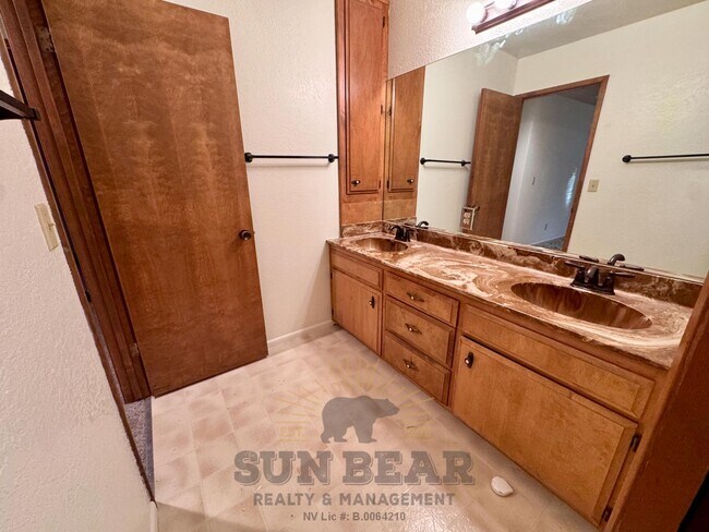 Building Photo - 3 Bedroom Mill Creek Home Available Now!