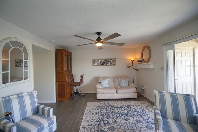 Building Photo - 6325 Newtown Cir