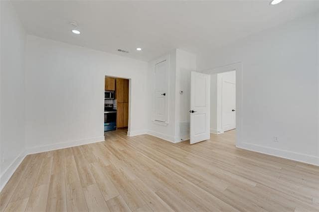 Building Photo - 506 N Lancaster Ave