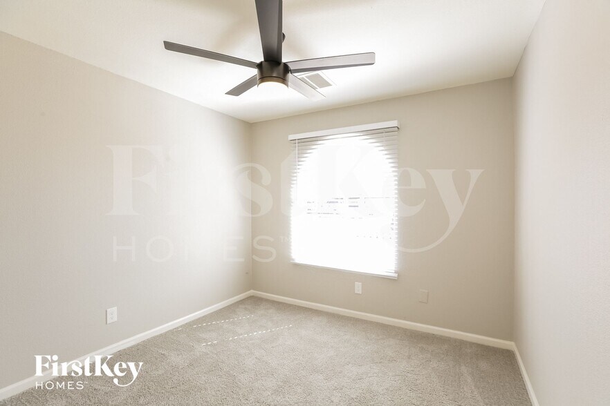 Building Photo - 4564 W Onyx Ave