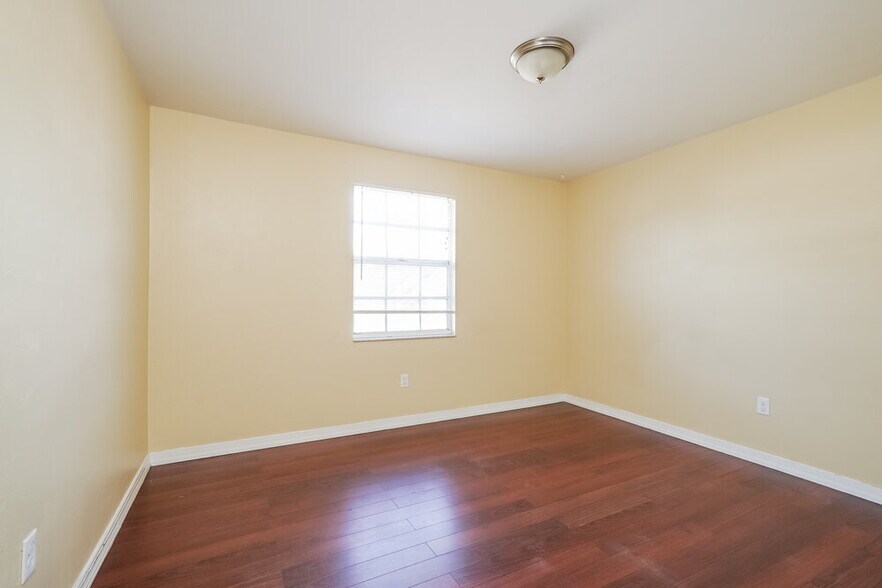 Building Photo - 18703 Sebring Rd