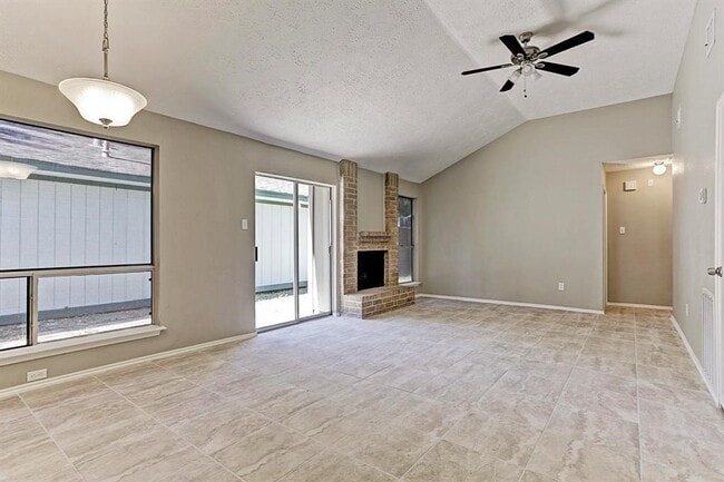 Building Photo - 20622 Broughwood Cir