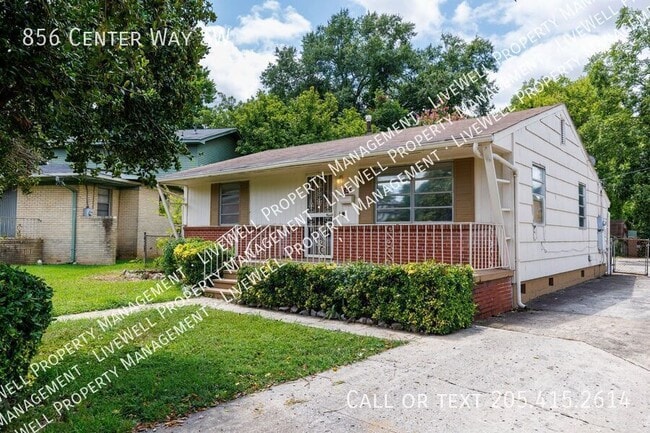 Building Photo - 856 Center Way SW