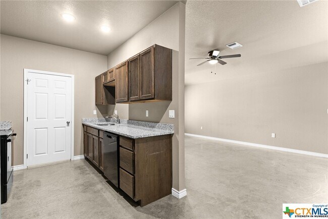 Building Photo - 2009 Wood St