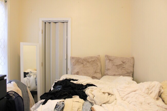 Building Photo - 465 Park Dr