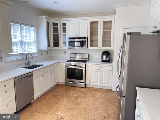 Building Photo - 11222 Bel Aire Ct