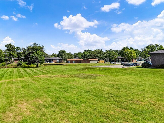 Building Photo - 7473 Hazelcrest Dr