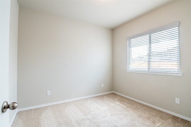 Building Photo - 12502 Llano Estacado Dr