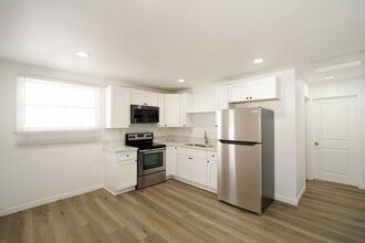 Building Photo - 4920 Granada Ave