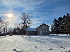 Building Photo - Four Bedroom House Available in Battle Creek!
