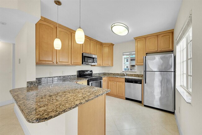 Building Photo - 410 SW 15th St