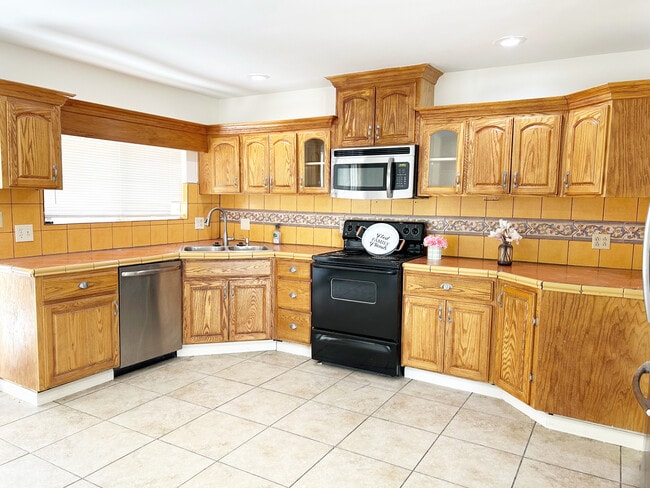 Building Photo - 54865 Avenida Vallejo