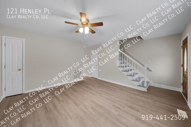 Building Photo - 121 Henley Pl
