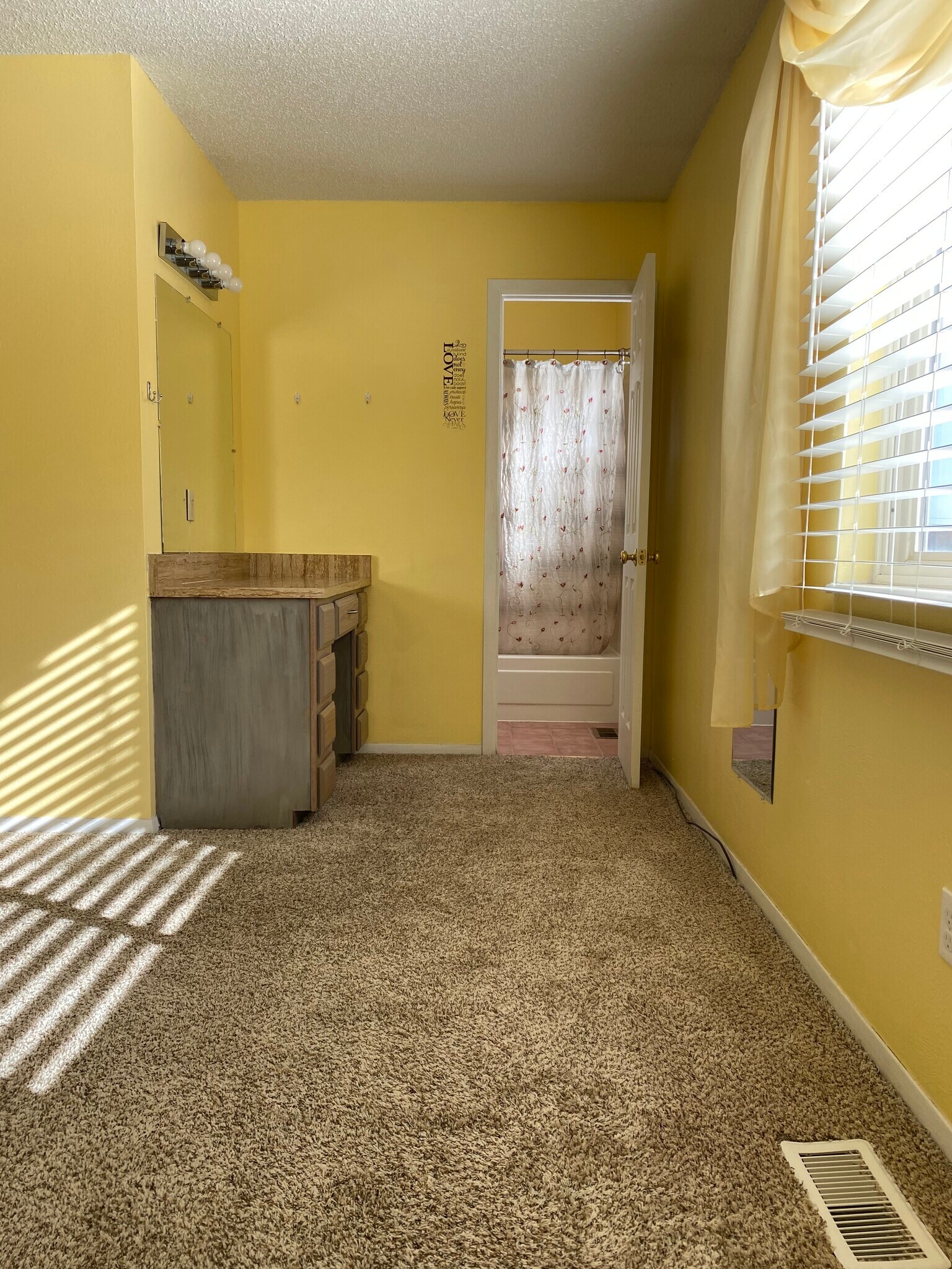 Building Photo - 325 Catalina Dr