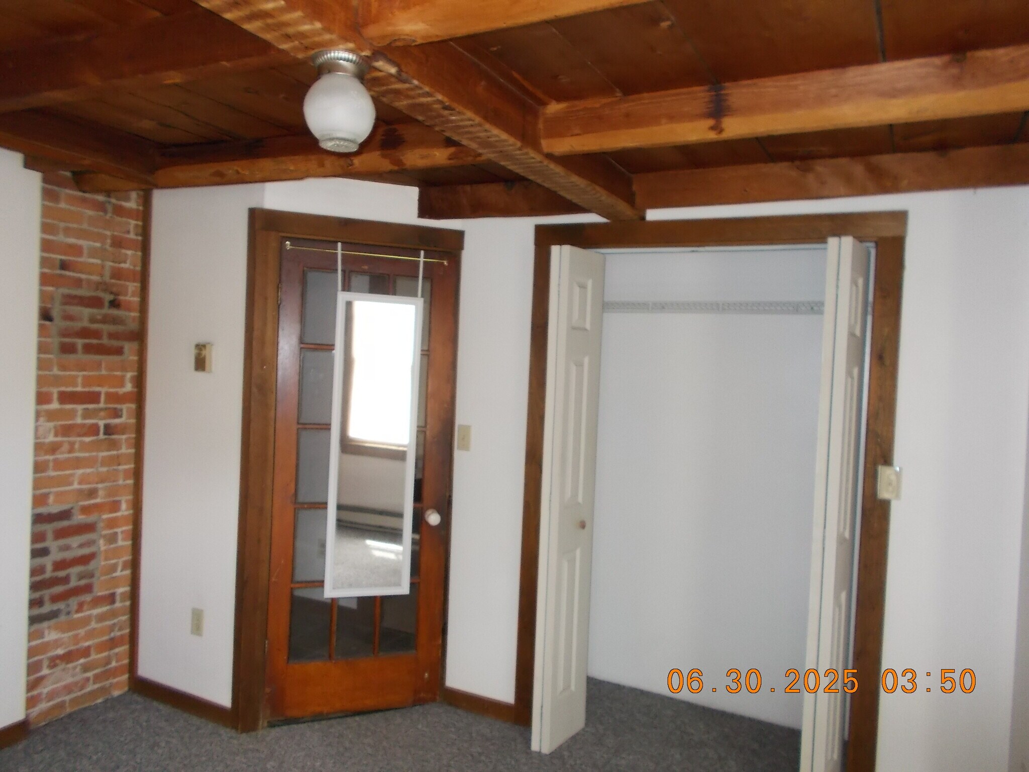 Building Photo - 10 Fruit Pl