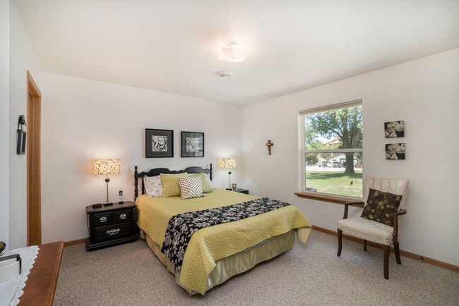 Building Photo - 2614 Poetters Cir