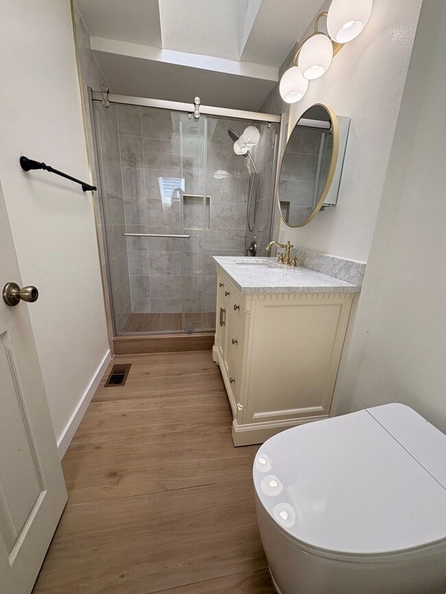Building Photo - Bright and Spacious Newcastle Home -Open House Saturday the 27th 4:00-5:00