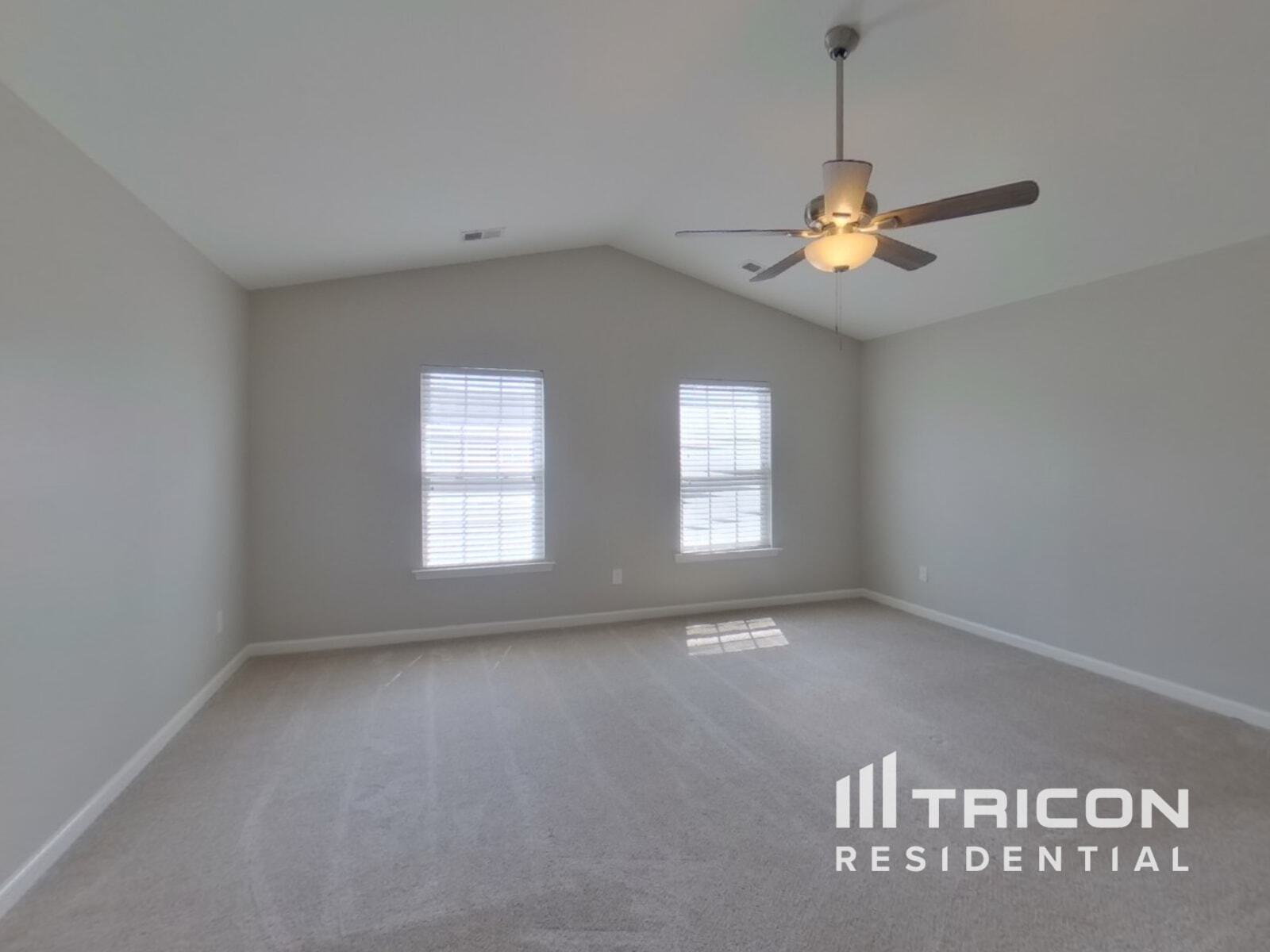 Building Photo - 417 Saddleback Trl