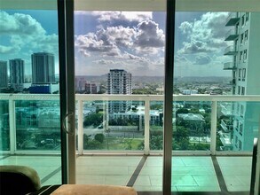 Building Photo - 1800 N Bayshore Dr