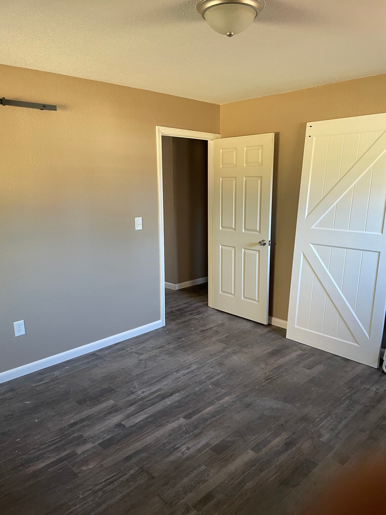 Building Photo - 272 Harp Loop