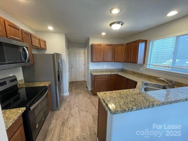 Building Photo - 10545 Barvas St