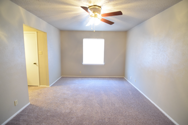 Building Photo - 2722 Bowie Trail