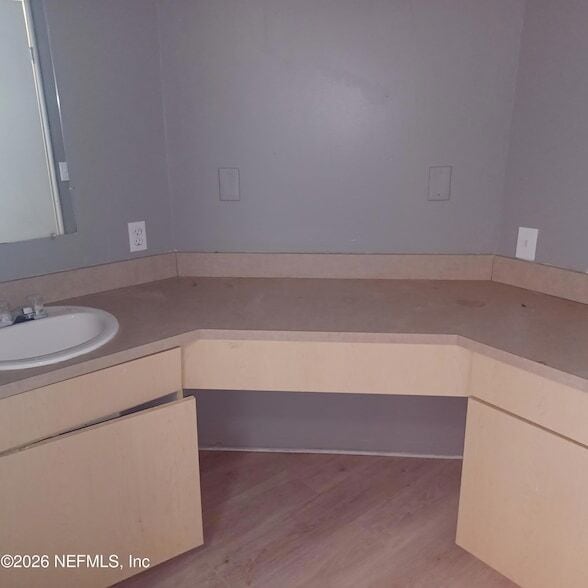 Building Photo - 10262 Roadway Dr