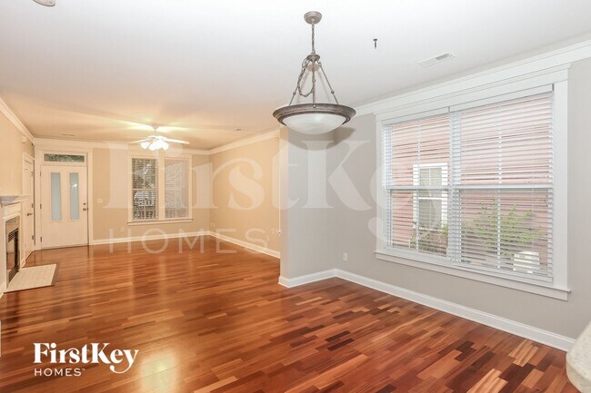 Building Photo - 128 Kensington St