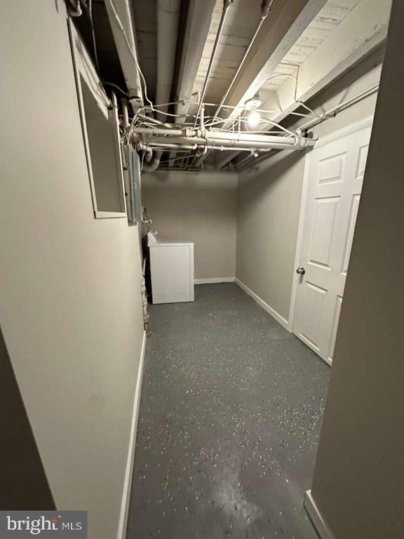 Building Photo - 65 E Montana St