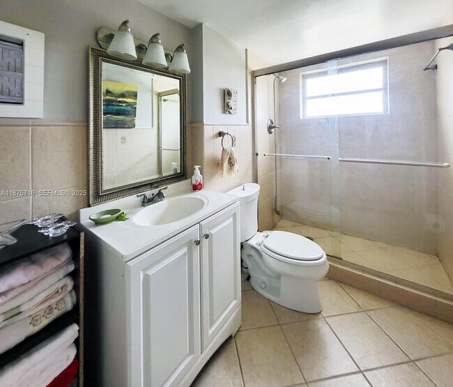 Building Photo - 8497 SW 137th Ave