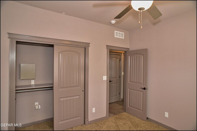 Building Photo - 14373 High Rock Dr