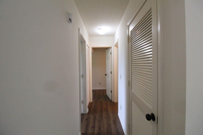 Building Photo - 1116 Blue Ridge Dr