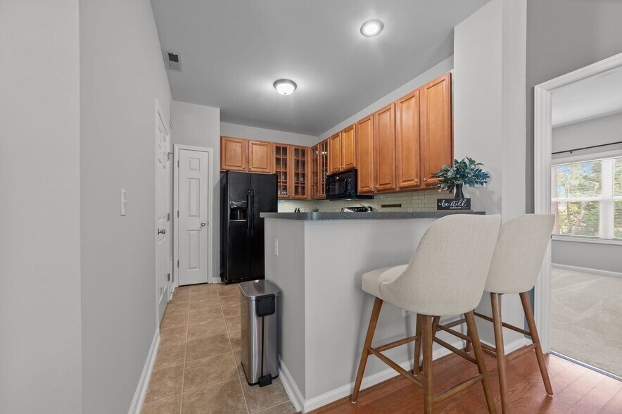 Building Photo - 1121 Turtle Creek Rd