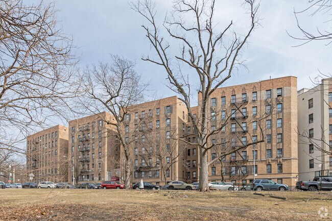 Building Photo - 75 W Mosholu N
