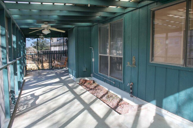 Building Photo - 4222 Clear Lake Dr