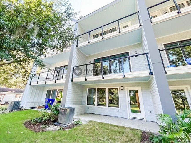 Building Photo - 1806 Orangeburg St