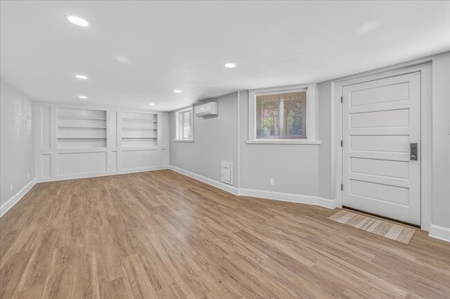 Building Photo - 1705 NW 25th Ave