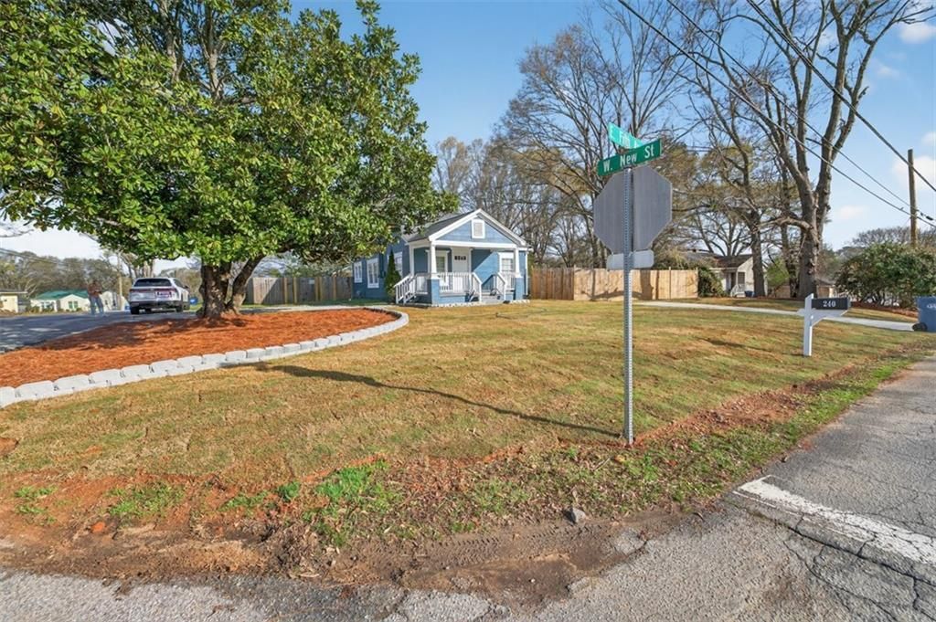 Building Photo - 240 E 5th Ave