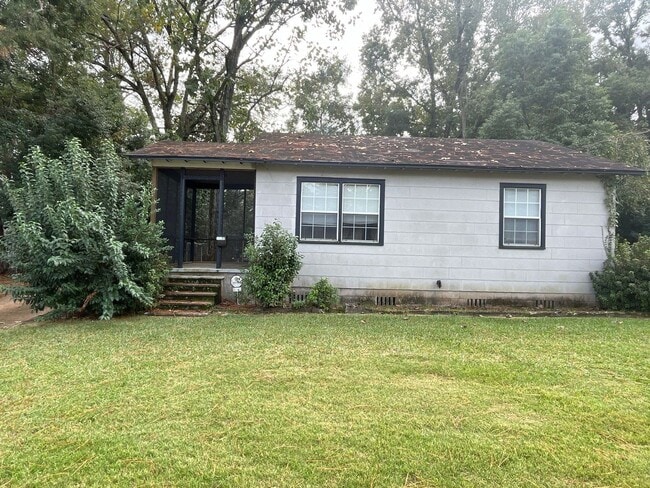 Building Photo - 2 bed 1 bath house- Walk to stadium!! April 20th!!!