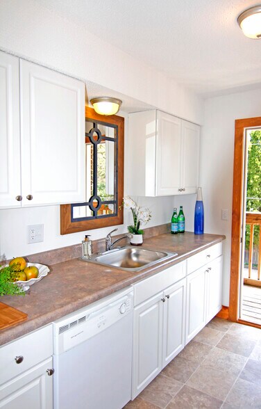 Building Photo - 254 S Durkin Dr