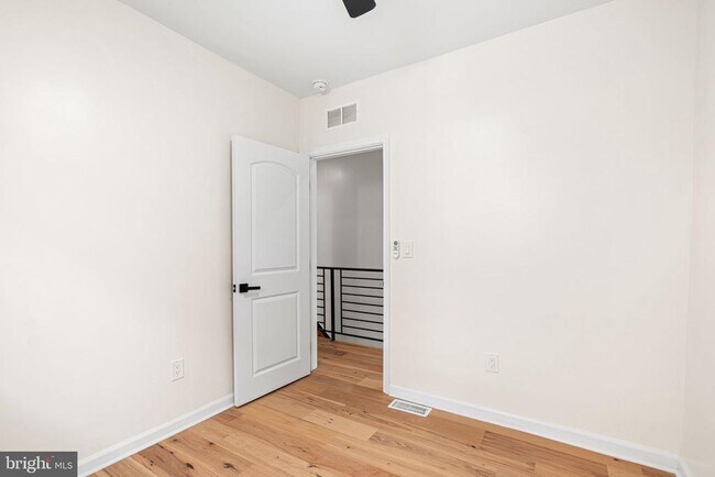 Building Photo - 29 N 54th St