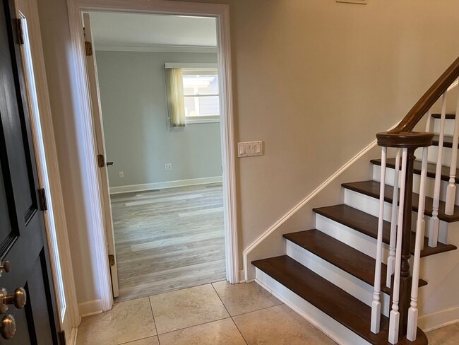 Building Photo - Spacious Updated Home in Windmill Harbour!