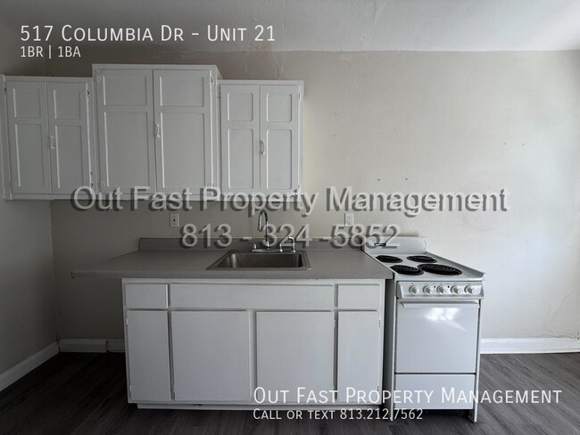 Building Photo - 517 Columbia Dr