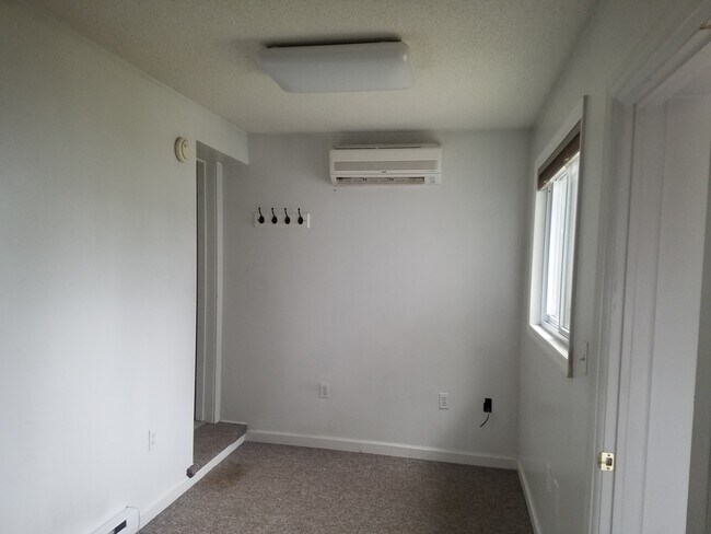 Building Photo - 557 W Church St