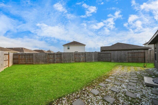 Building Photo - 7319 Clover Chase Dr